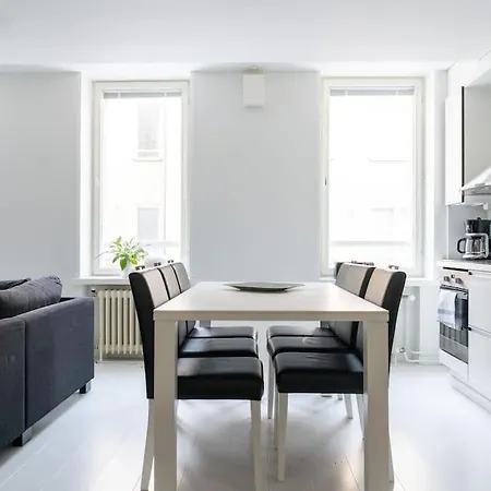 Spacious 1 Bedroom With A Central Location 公寓